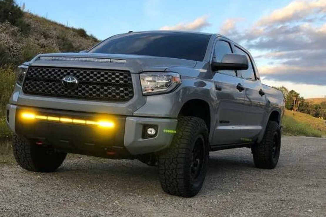 Toyota Tundra (1420) GrilleMount LED Light Bar Kit I HR